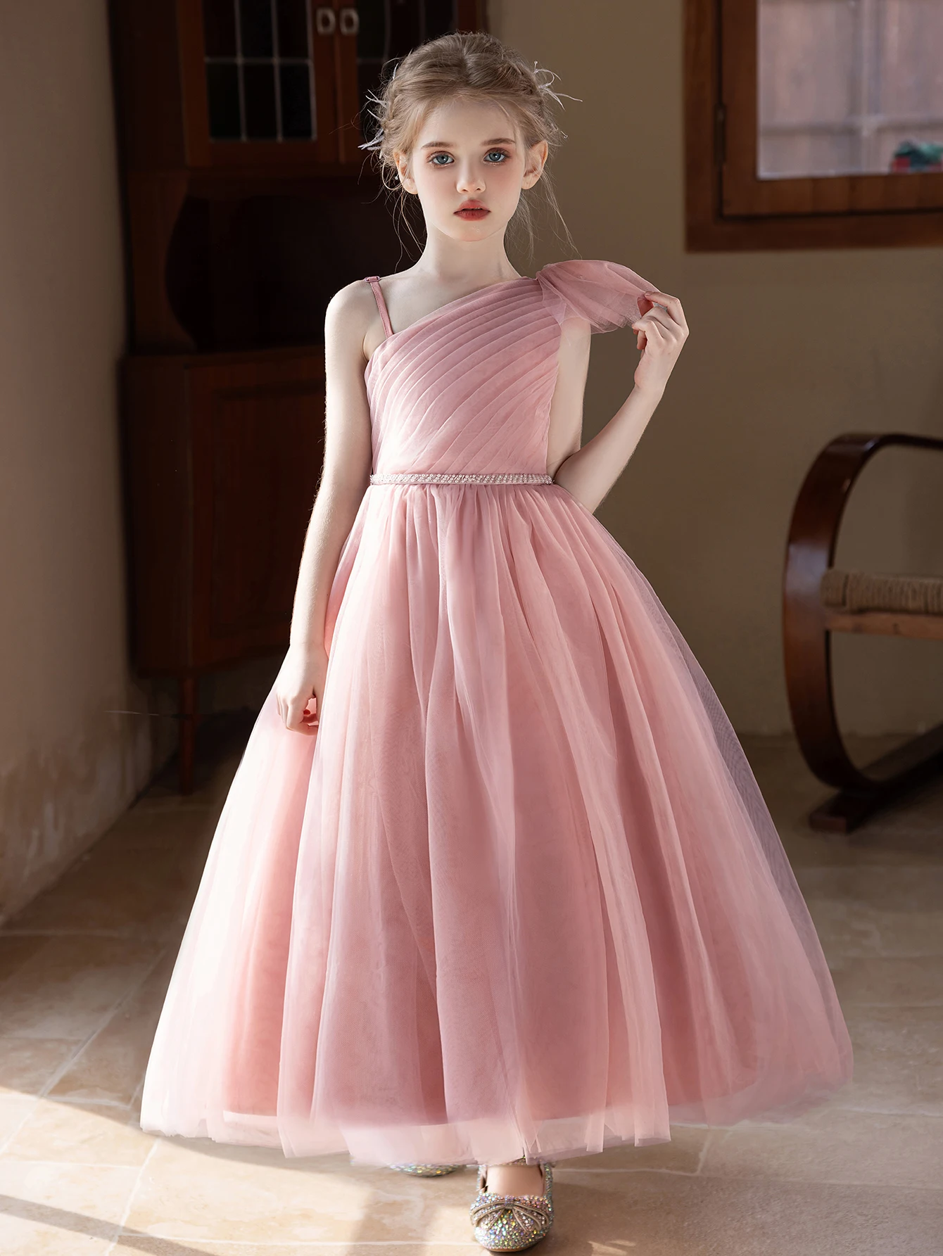 

Young Girl's Elegant Pink One-shoulder Tulle Dress Suitable for Occasions Birthday Parties Weddings