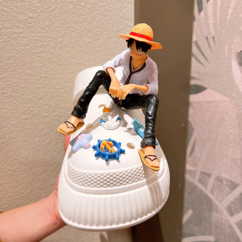 MINISO Cartoon Anime 3D accessori per la decorazione di scarpe rimovibili adatti per sandali da spiaggia divertenti scarpe fresche charms regali per feste