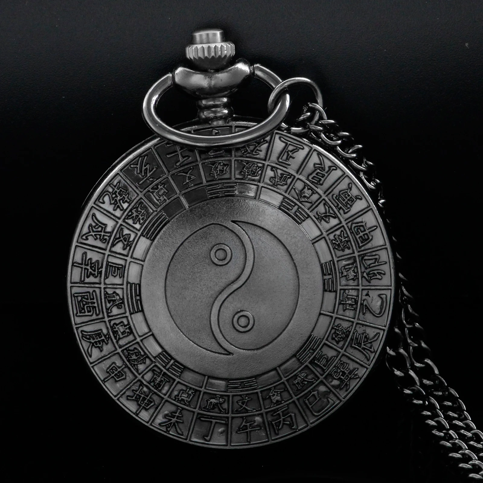 Black High-Quality Steel Color Contrast Dial Quartz Pocket Watch Retro Steampunk Hollow Men's and Women's Necklaces Clock Gift