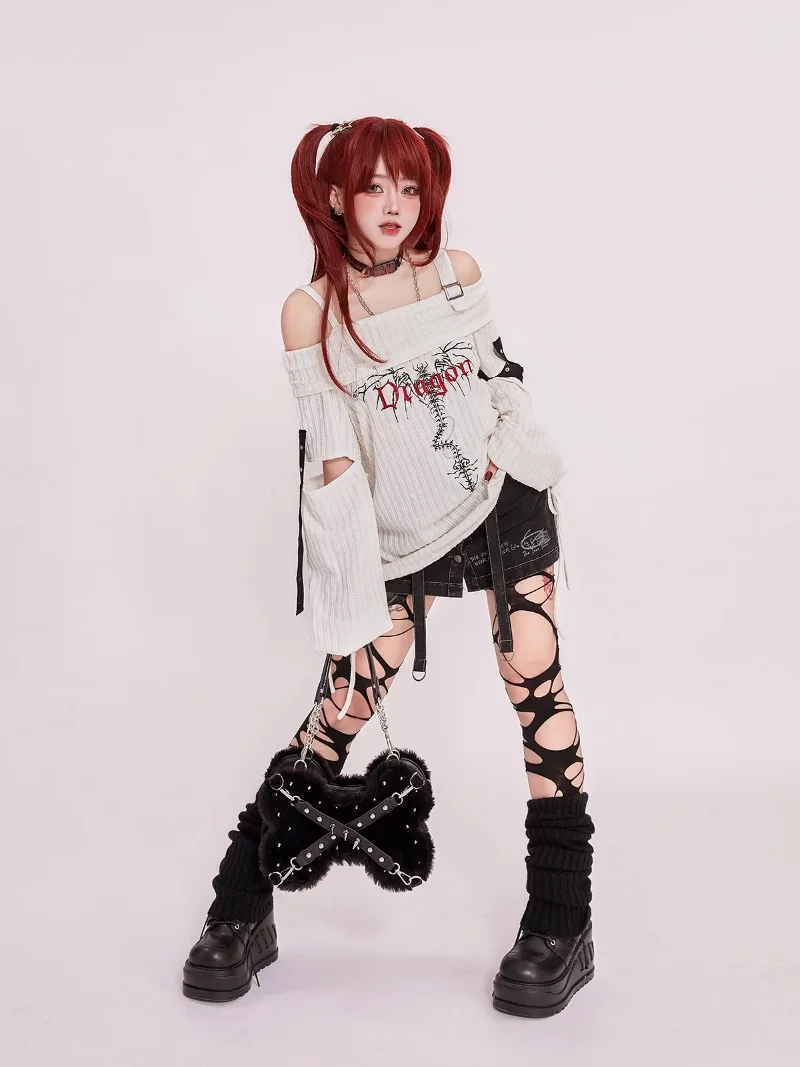 Damskie koszulki Kawaii w stylu japońskim kultura ciemnojatycka haftowane nity z długim rękawem luźna dzianina z odkrytymi ramionami Top T-shirt