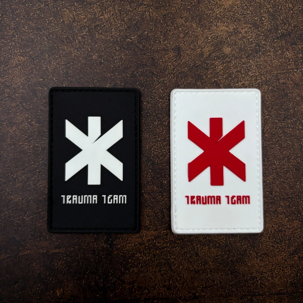 

Нашивка из ПВХ-материала с крестообразным дизайном, из мягкой резины, с эффектом свечения в темноте, тактический моральный значок на липучке - нашивка - разноцветная, идеально подходит для нарукавных повязок, рюкзаков и вышивки на одежде.