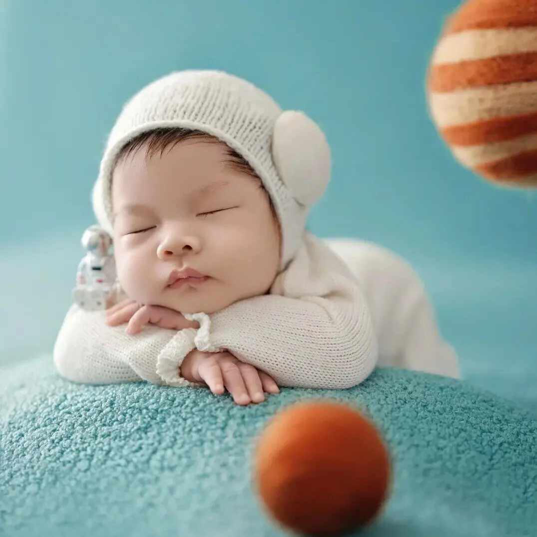 Newborn Photography Props Handmade Knitted Outfit Astronaut Rocket Decors with Backdrop Theme Set for Studio Photoshoot Prop