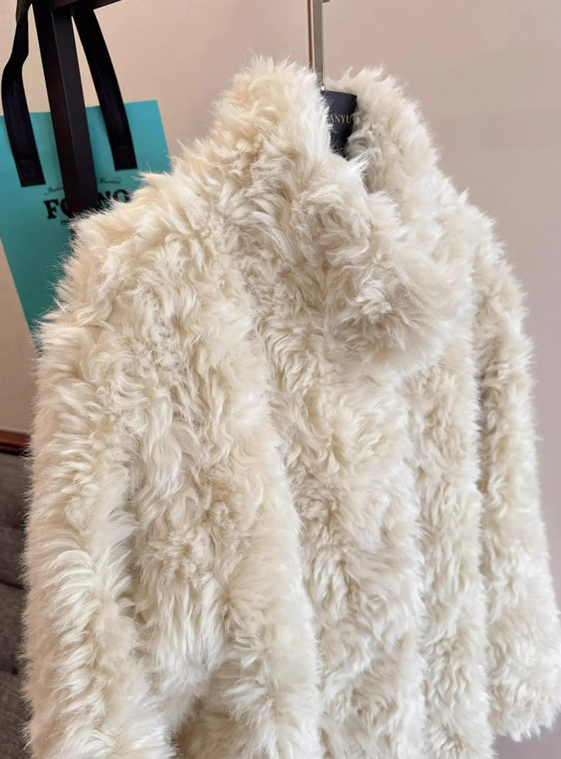 جديد شتاء شيك الوقوف طوق دسم-أبيض دائرة شعر أشعث فو الفراء معطف ريترو كم كامل فروي سترة المرأة ملابس خارجية طويلة #5