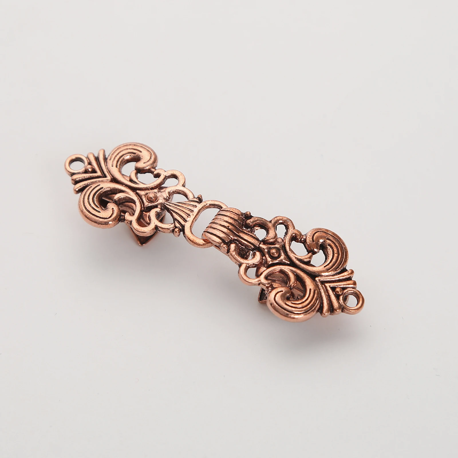 4Pcs Women Vintage Sweater Clips Anti-emptied Shirt Brooch Clasp Cardigan Cloak Shawl Collar Pins Buttons Costume Accessory