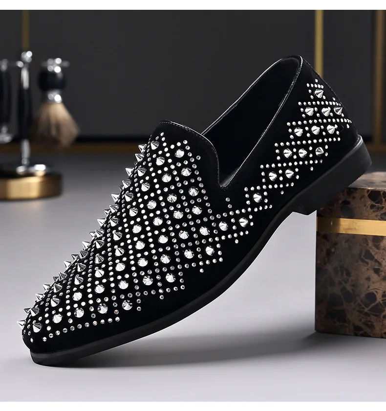 Spring New Men Leather Casual Shoes Street Trend Rivet Leisure Shoes Slip-on Dress Shoes