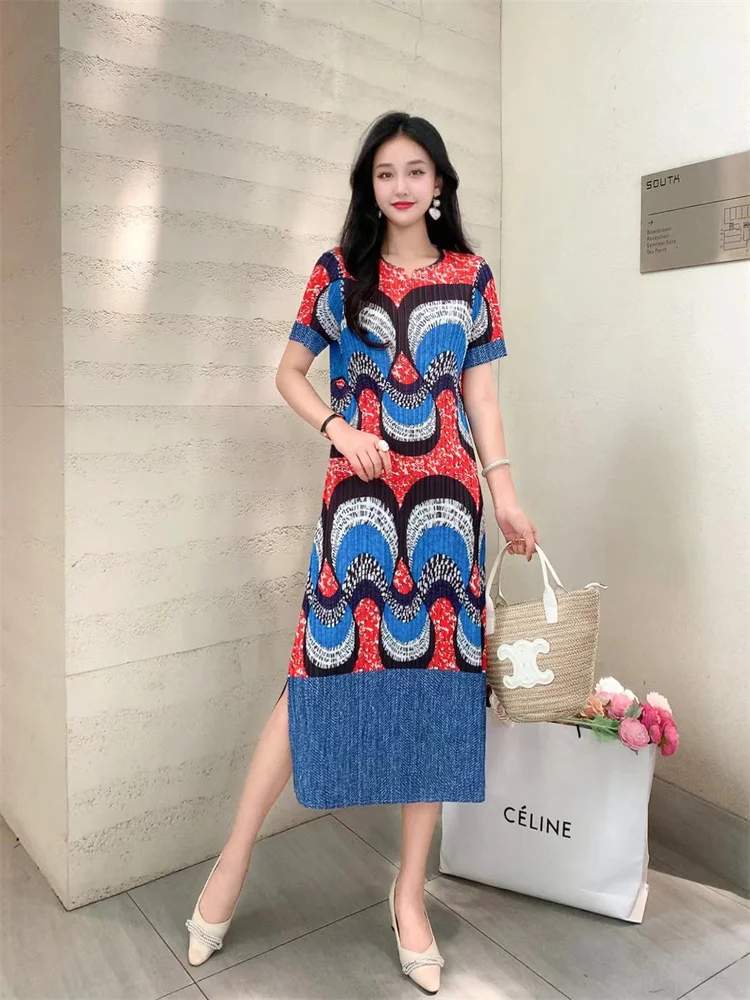 Miyake Pleated Dress Women 2024 Summer New Loose Design Fashionable Printed Round Neck Short Sleeves Mid-length Elegant Dresses