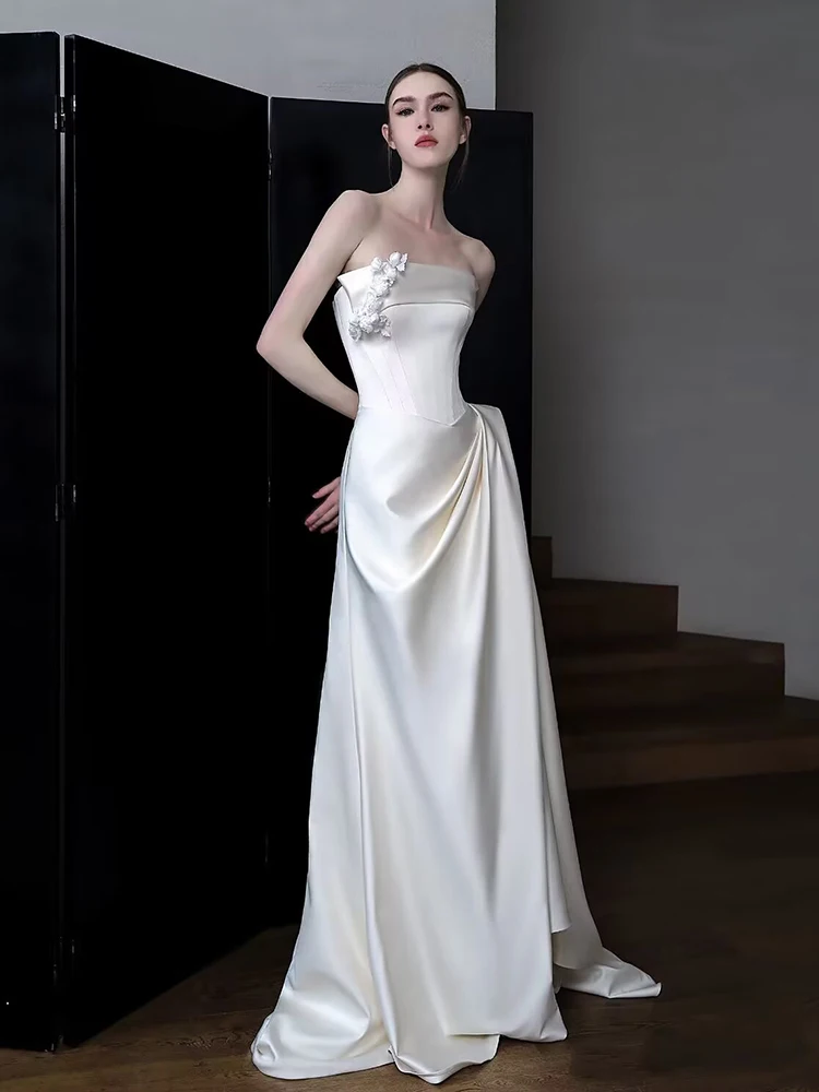 

Ele White Bridal Gown in Soft Satin Simple Yet Wedding Dr for Hotel Indoor Ocns Ouound Bride Dr