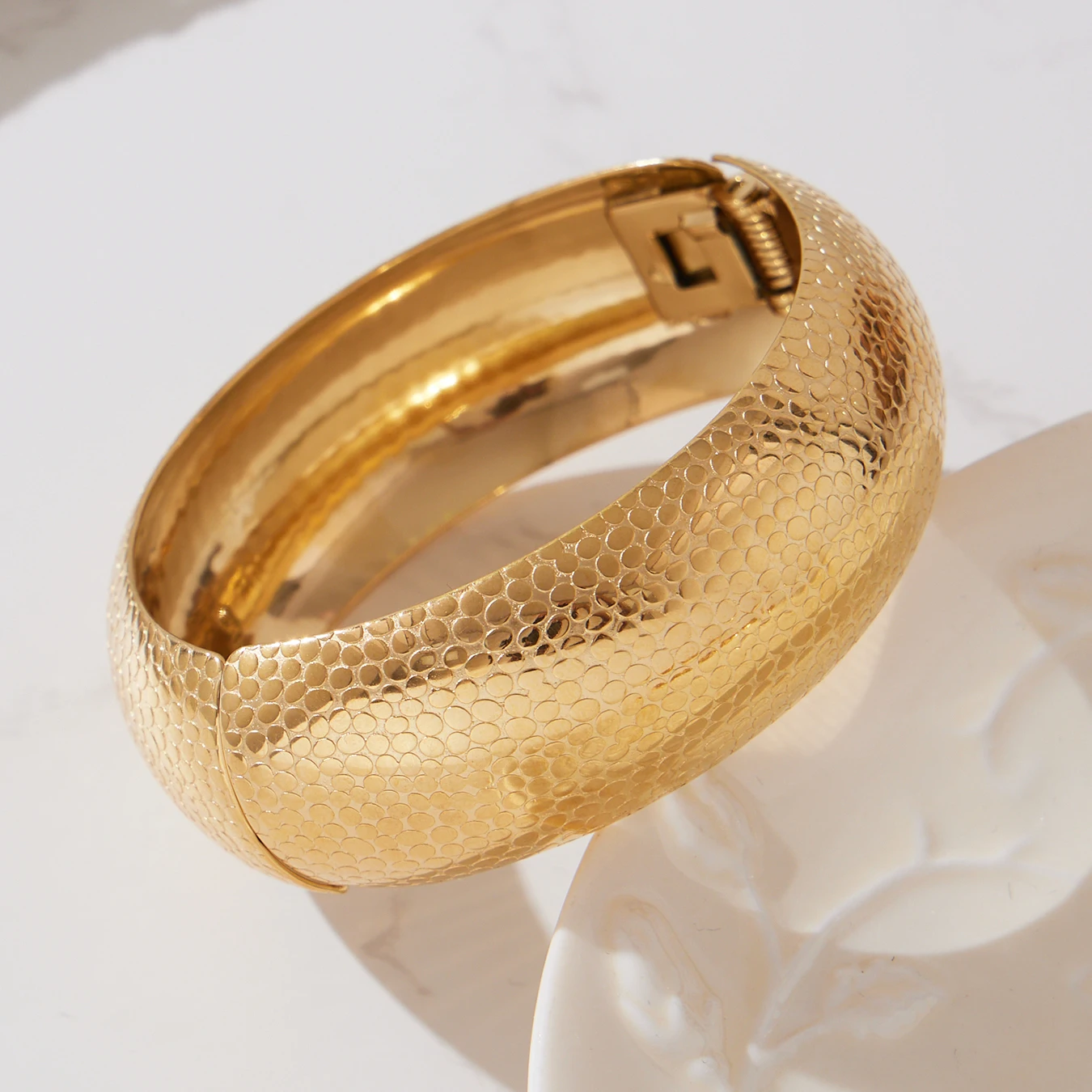 Liora كلاسيكي سطح واسع الفولاذ المقاوم للصدأ أساور مستديرة 18K مطلية بالذهب الهند مأدبة الزفاف سحر أساور الزفاف مجوهرات #5