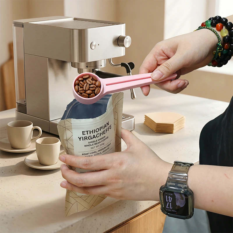 2 in 1 Coffee Spoon With Bag Sealing Clip 3D Printed Coffee Bean Milk Powder Scoop Food Sealer Clip Kitchen Accessory Tool