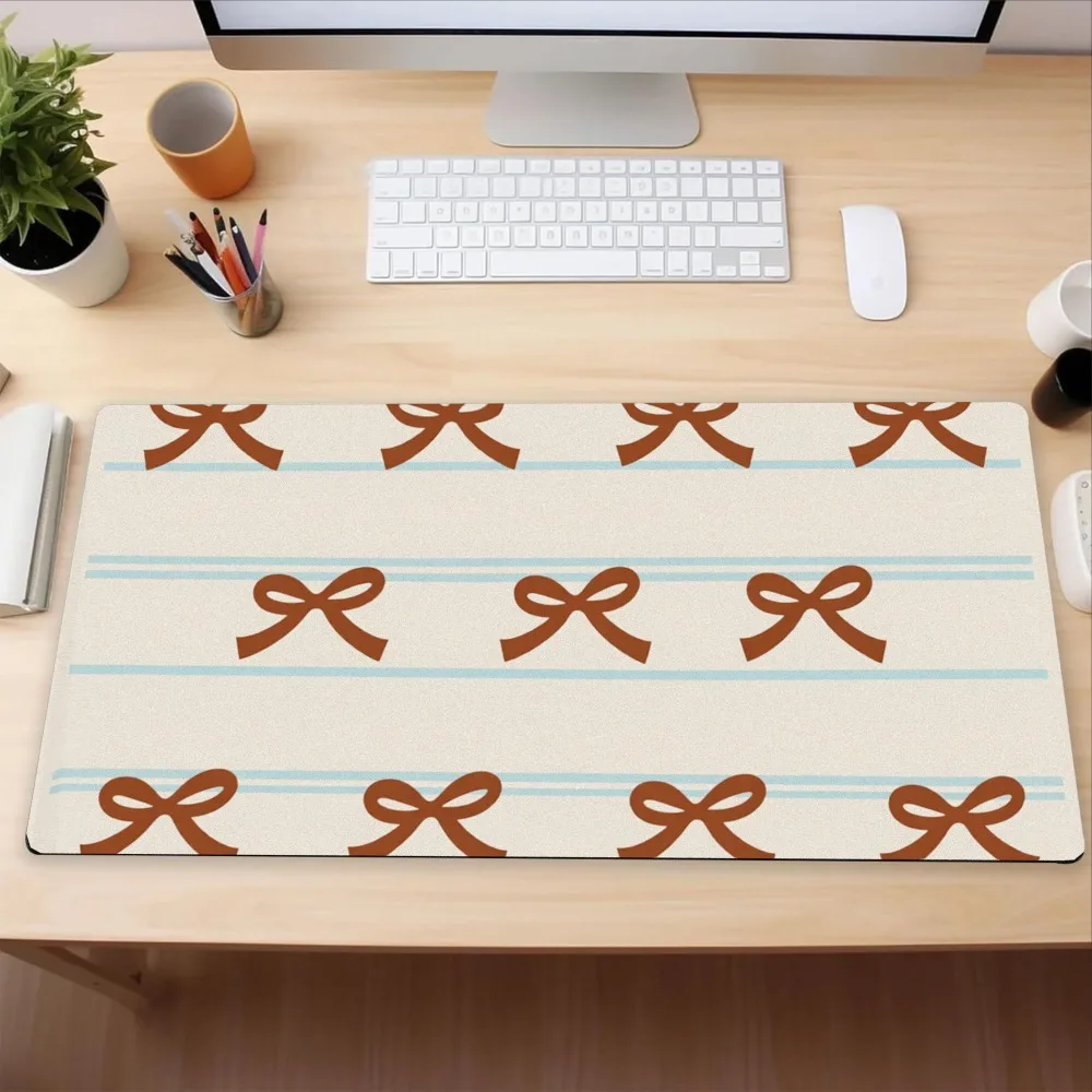 Brogue-style design mouse pad suitable for gaming, office work and study. A versatile computer desk accessory teclado mecânico