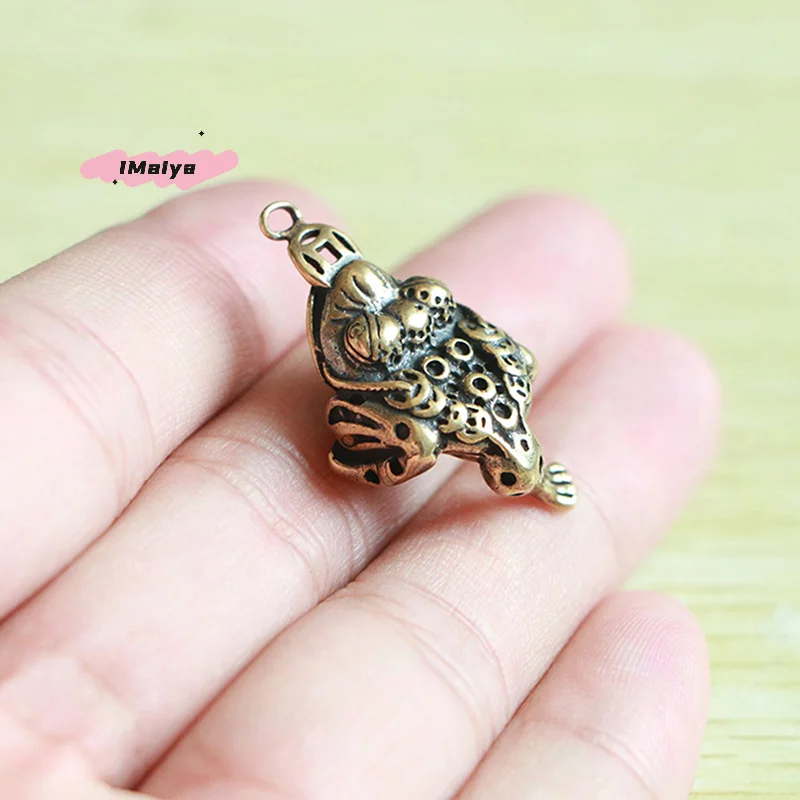 M-Chinese Brass 3-Leg Frog Wealth Toad Fengshui Ornament Lucky Animal Figurine for Home Office Desk Table Decoration