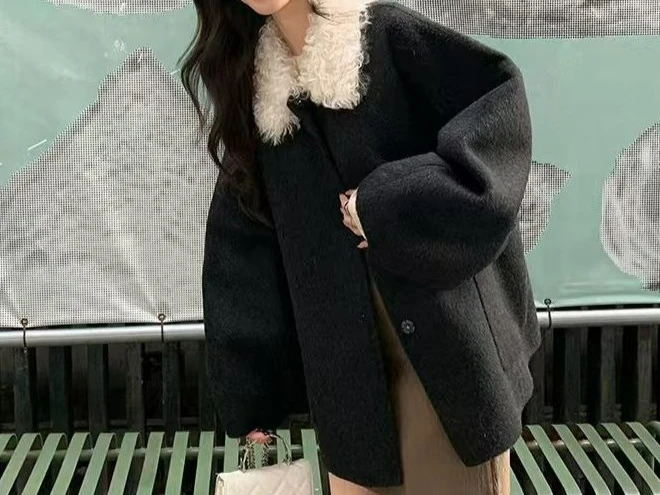 

Шерстяное пальто с меховым воротником и цветными блоками для женщин, осень-зима 2022, новый стиль, элегантное свободное шерстяное пальто