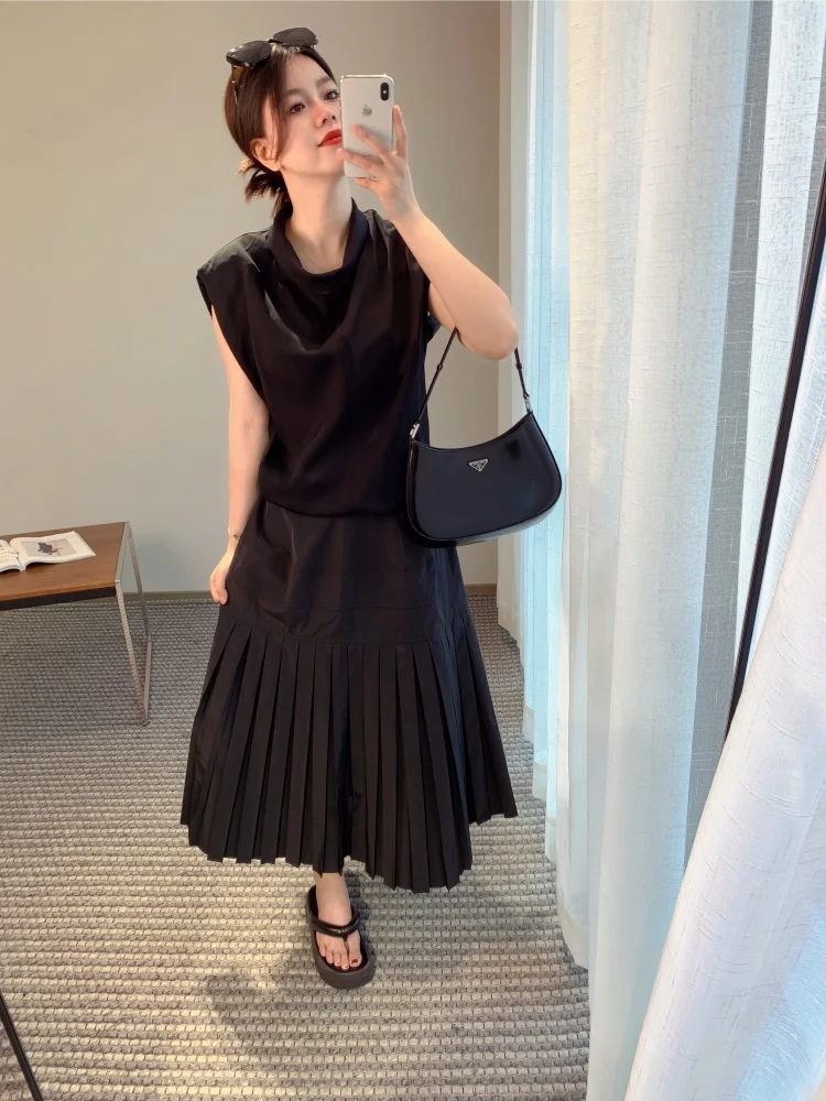 

Элегантный летний комплект из топа и юбки для женщин: модный костюм с воротником-стойкой