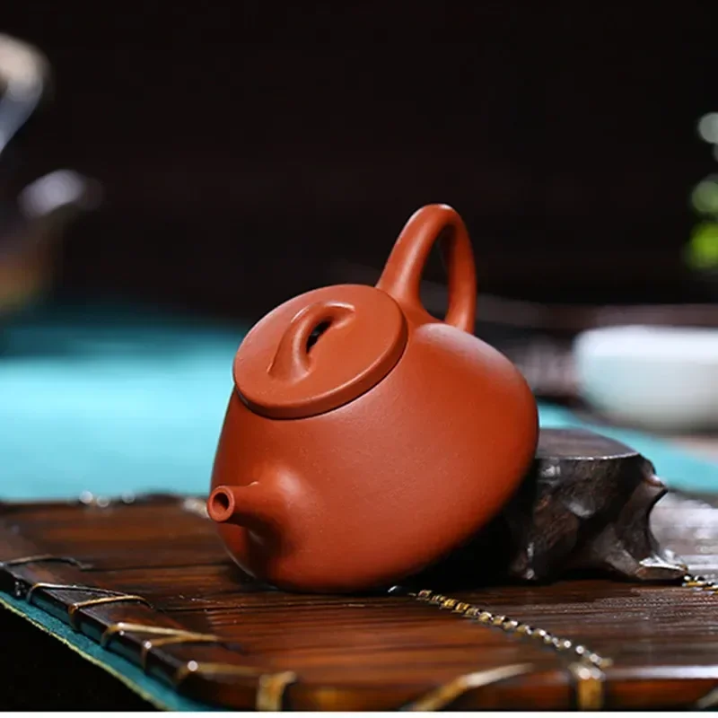 110ml Classic Yixing Purple Clay Teapots Raw Ore Section Mud Stone Scoop Tea Pot Home Zisha Filter Kettle Chinese Tea Set Gifts