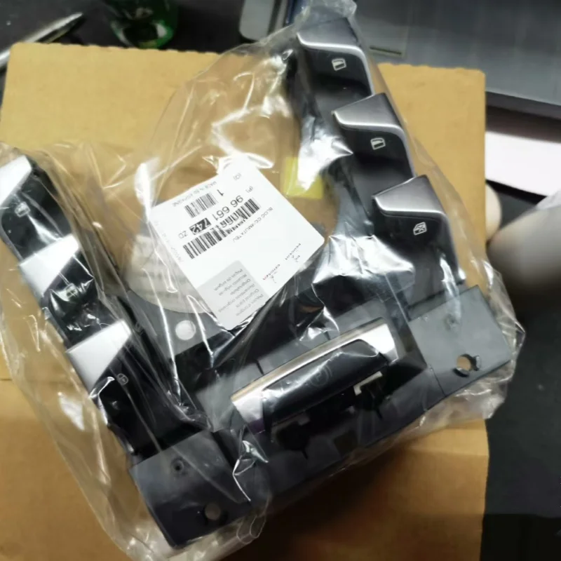 

96661742ZD suitable for Peugeot Citroen DS5 multifunctional switch assembly center console switch cover