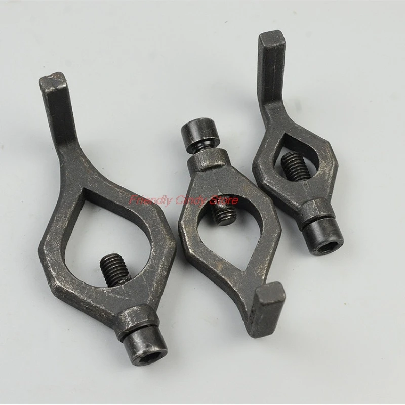 1pc Lathe Dog Vertical Handle Carbon Steel Driving Carrier for Grinding Machine Shaft Lathe Self-tightening Angle Heart Chuck