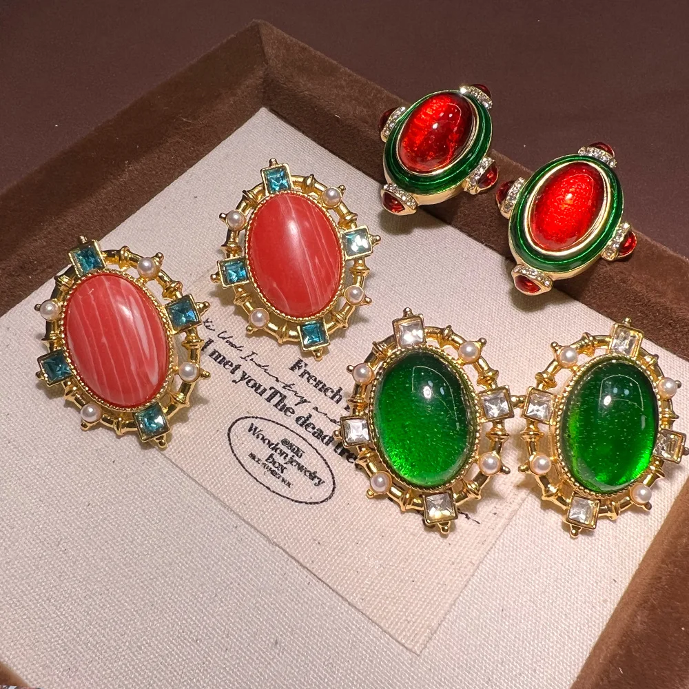 

Medieval stud earrings vintage glazed emerald retro copper plated real gold advanced sense niche antique earrings wholesale