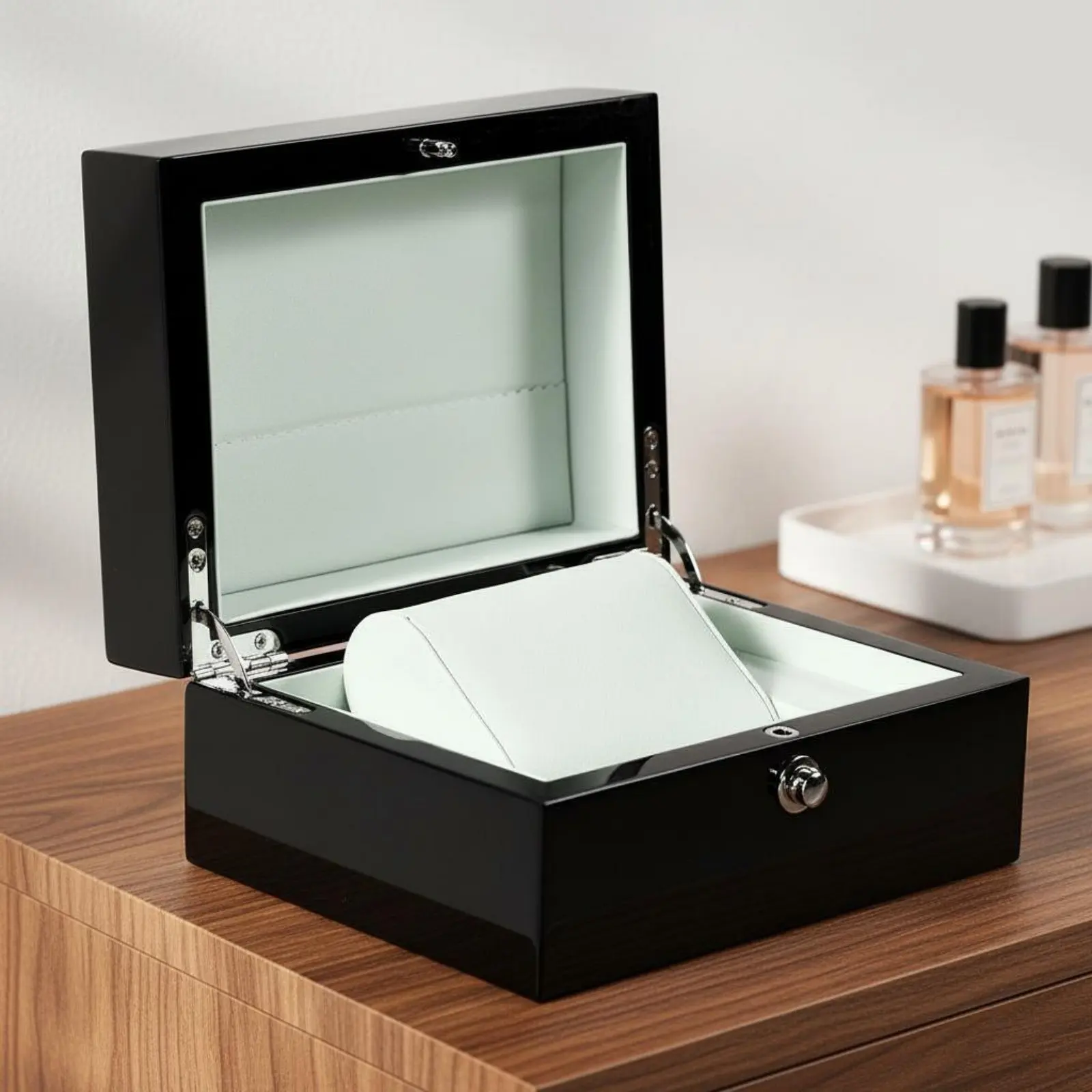 Wooden Watch Gift Box Shielded Interior Lacquered Wood Watch Box Storage Container Vintage Design for Men