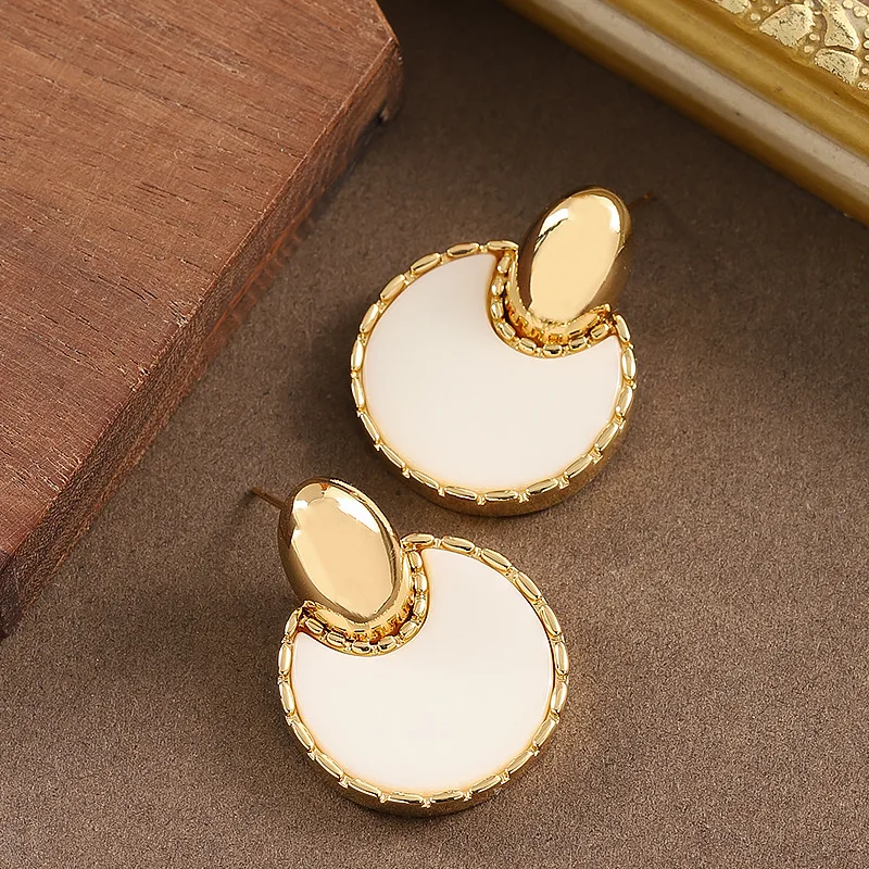 Fashionable and exquisite blooming acetate geometric round earrings niche personality high-end commuter earrings for women