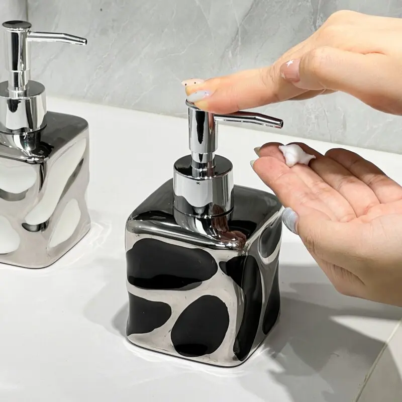 Electroplated Silver Ceramic Emulsion Bottle Luxury Ceramic Hand Sanitizer Shower Gel Shampoo Bottle Bathroom Decoration