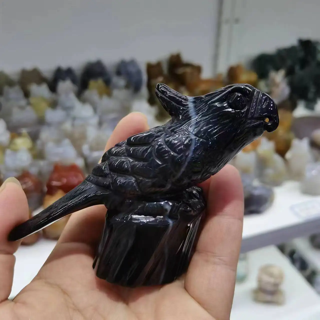 

Статуя Совы из натурального нефрита, 210-250 г