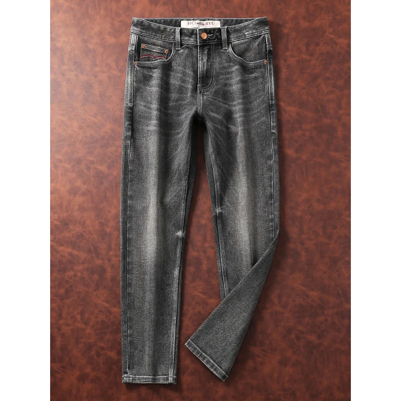 Jeans da uomo di fascia alta con gamba dritta piccola e vestibilità slim, tendenza della moda autunnale 2025, pantaloni in denim casual di lusso retrò leggeri