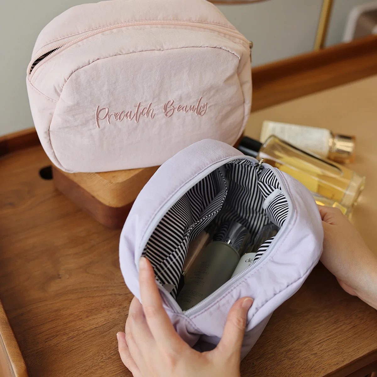 حقيبة مستحضرات التجميل المطرزة باللون الوردي والأرجواني للسفر بسعة كبيرة وسحاب وحقيبة تخزين وحقيبة أدوات الزينة وحقيبة داخلية كبيرة بلون سادة #2