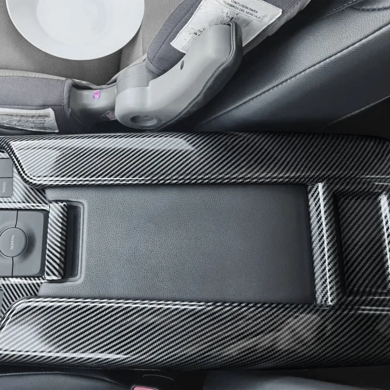 ABS ألياف الكربون مركز وحدة التحكم مسند الذراع غطاء غطاء إطار الكسوة ملصق ل 2024 + تويوتا جراند هايلاندر الملحقات الداخلية #4