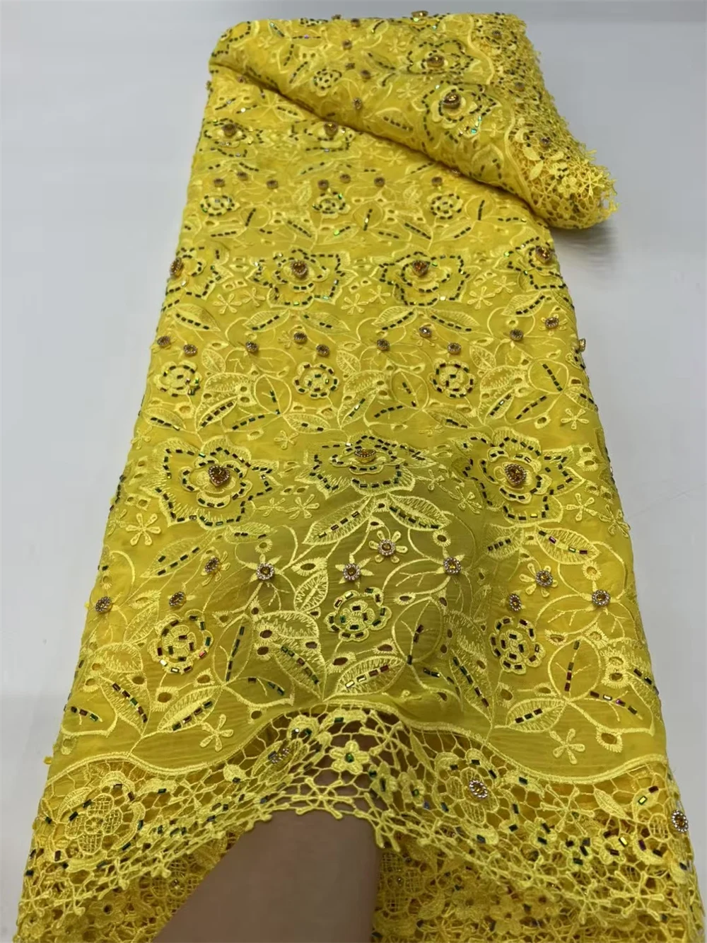 ホワイトアフリカシフォンストーンレース生地 2025 高品質フランスナイジェリア新郎レース生地縫製ドレスウェディングパーティー