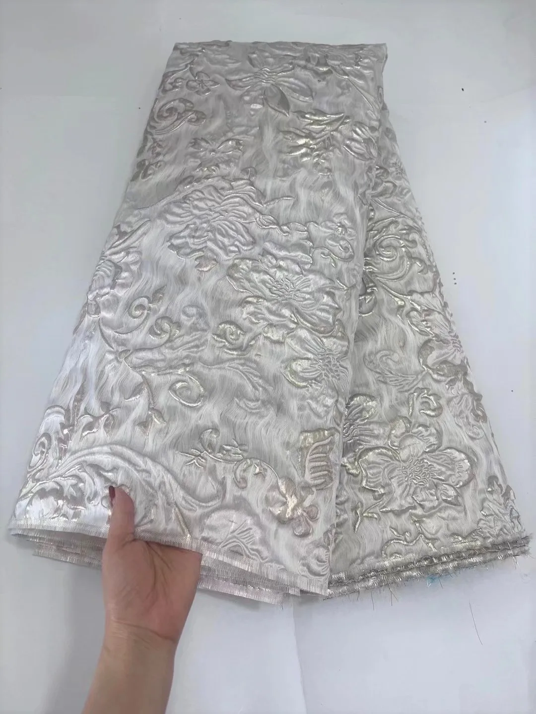 

2022 Latest Silver Jacquard Lace Fabric Brocade Lace Fabric New African Fabric French Nigerian Bazin Riche Lace Fabric KHD22118
