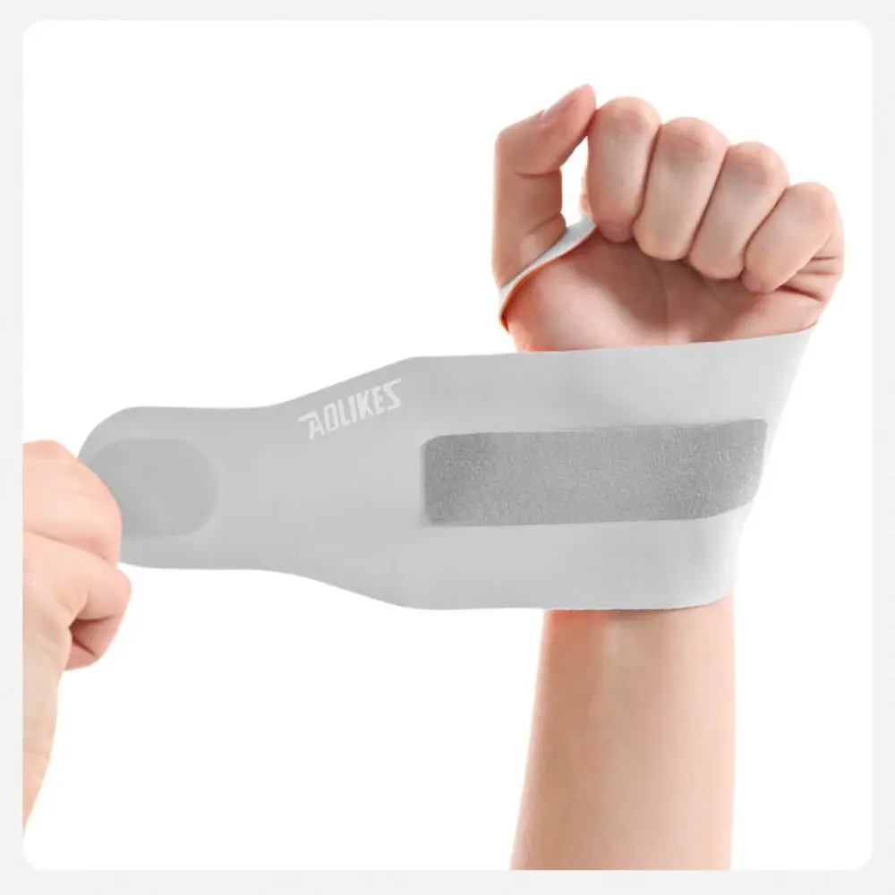 Nylon Spandex Sport Wrist Guard Wrist Sprain Tendonitis with Fastener Tape Wrist Sleeve Ultra Thin Wristband
