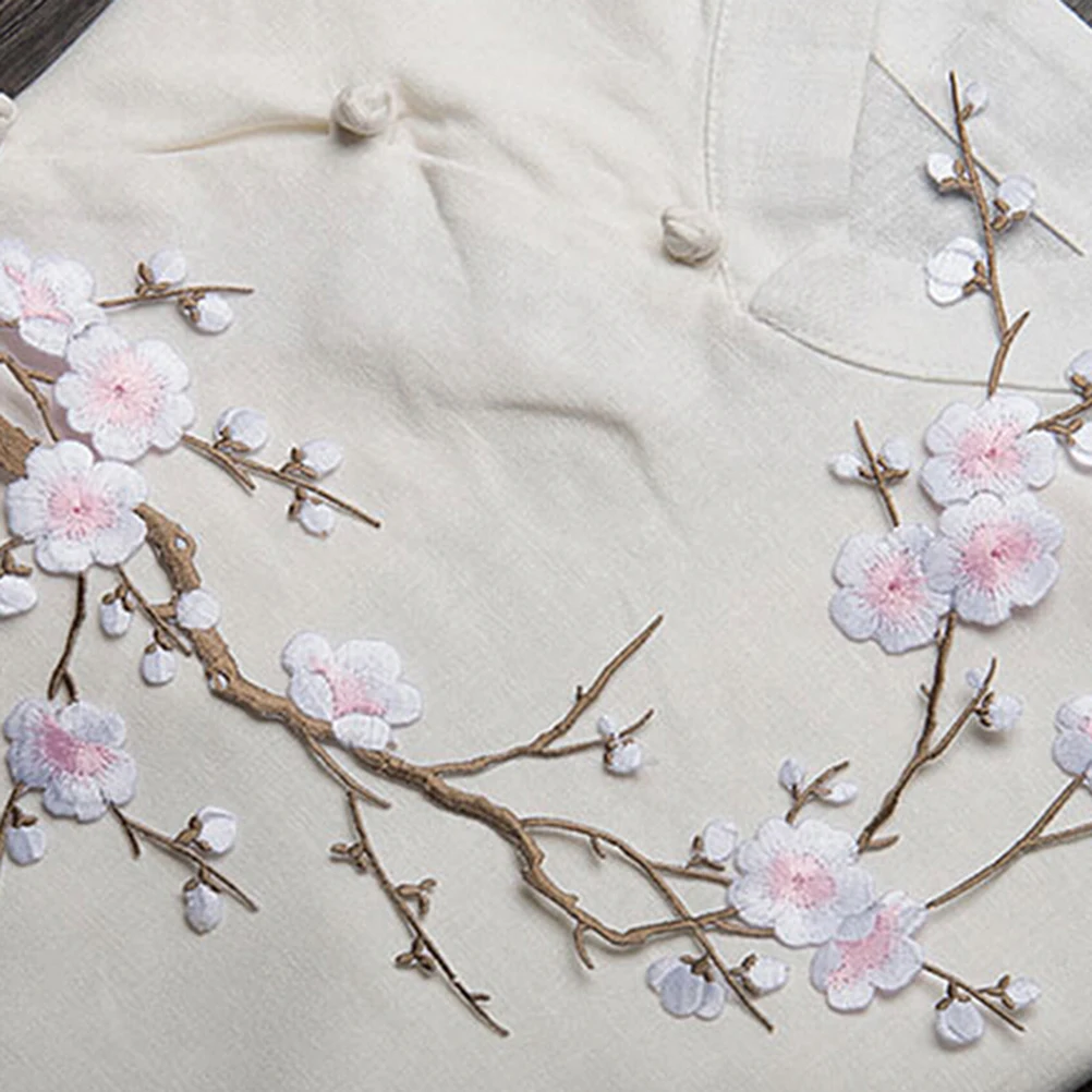 1Pc Plum Blossom Flower Applique Clothing Embroidery Patch Fabric Sticker Iron On Patch Craft Sewing Repair Embroidered