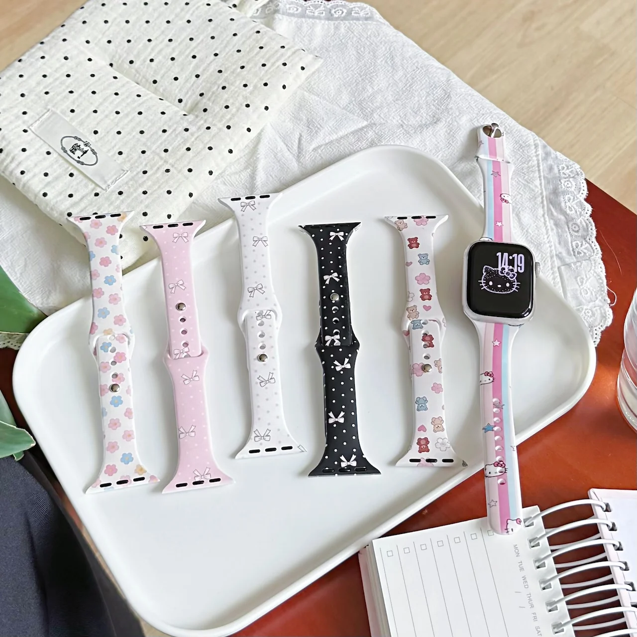 Slim Waist Cartoon Print Silicone Strap for Apple Watch 38/40/41/42/44/45/49mm Kawaii Kitty Pastel Wristband for iWatch Series