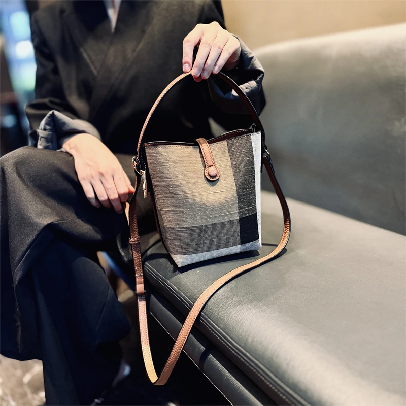 

Luxury Brand Designer Bucket Handbag Women Shoulder Crossbody Bag 2024 Ladies Soft Fashion Messenger Bag Casual Trends Tote Bag