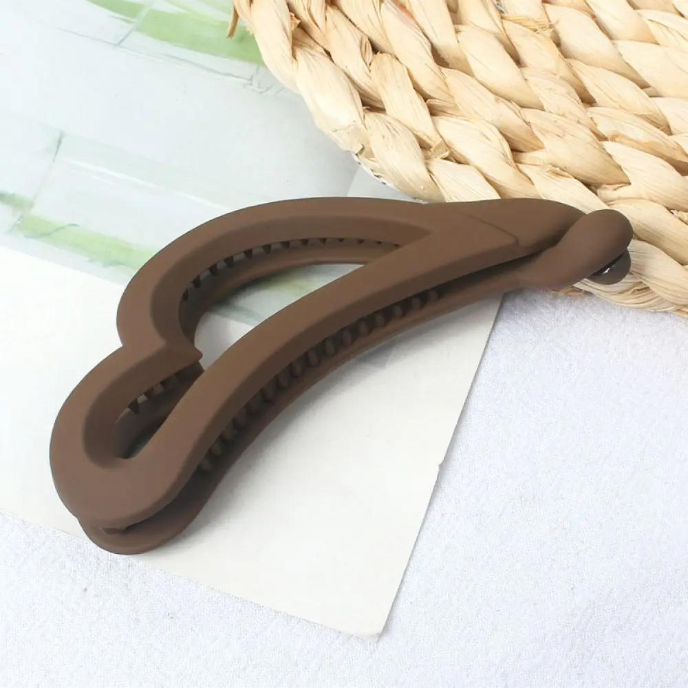 Minimalist Heart Shape Banana Claw Clip Acrylic Matte Ponytail Holder Elegant Fashion Hairpin Styling Tool For Hair