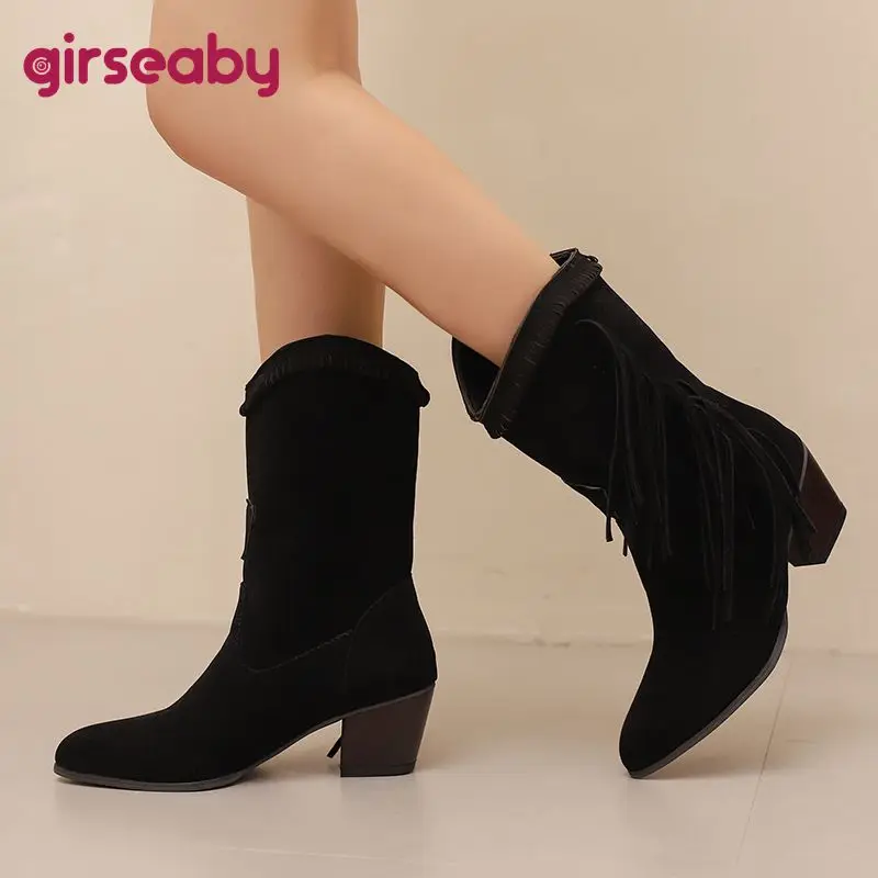 

Girseaby 2025 Женские сапоги до середины икры с круглым носком на блочном каблуке 6 см из флока и замши с кисточками Большой размер 45 46 47 48 Винтажные повседневные ботильоны
