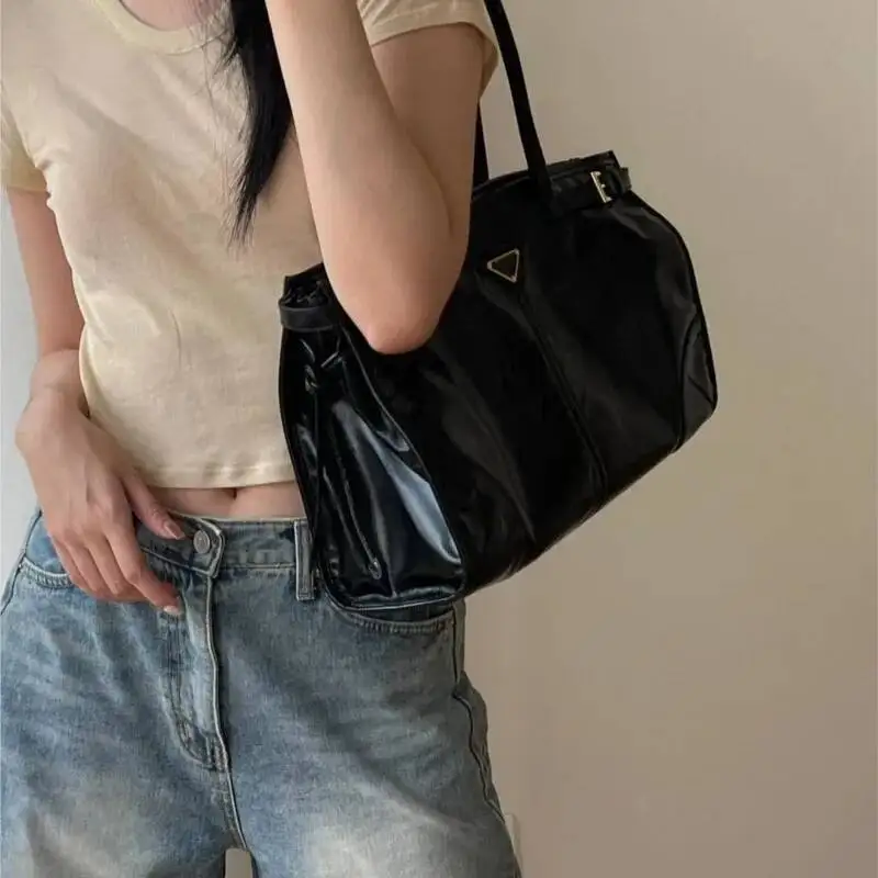 Bloom Vintage Large Capacity Tote Bag Women Retro High Street Pu Leather Black Handbag Female Versatile Y2k Bags Aesthetic