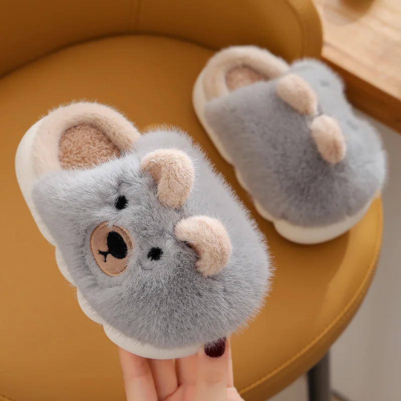 Pantoufles en coton coordonnantes pour enfants, petit ours de dessin animé, pantoufles chaudes d'intérieur en peluche pour enfants, chaussures de maison pour filles et garçons, hiver