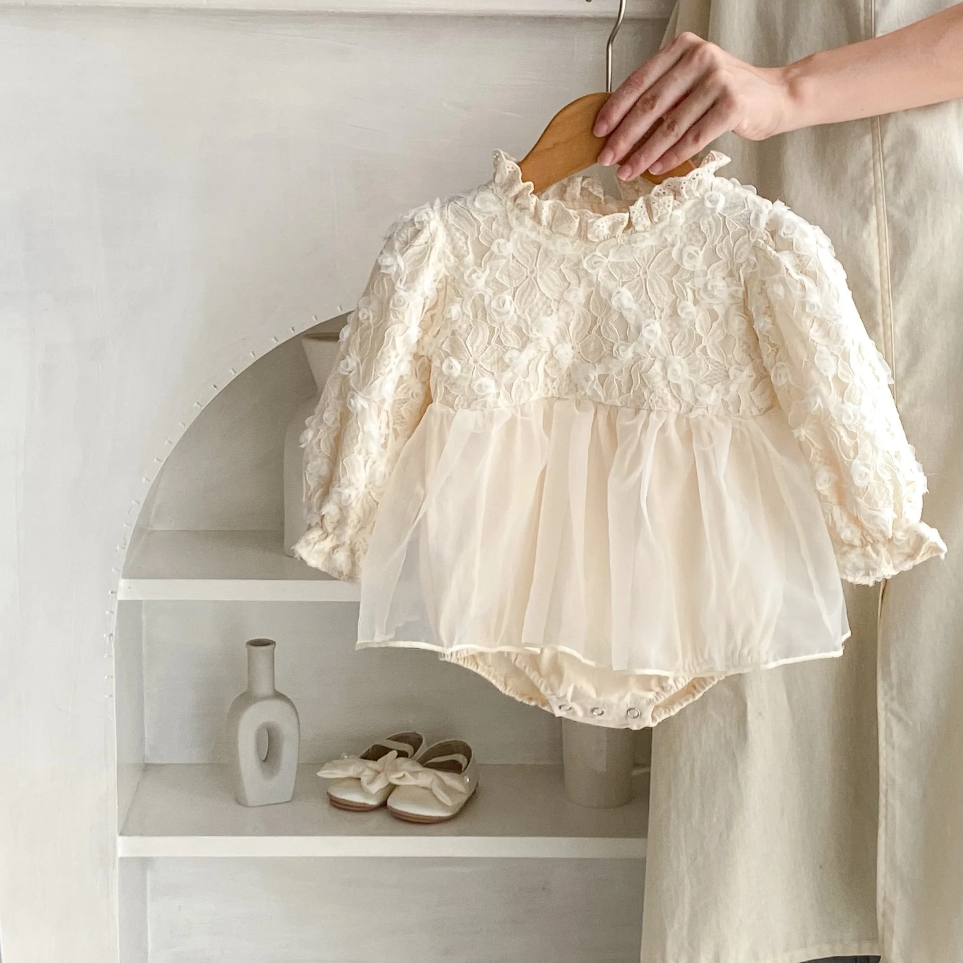 

2025 Little Fresh and Cute Baby Mesh Clothes Autumn Flower Sweet Children Long Sleeves Infant Fashion