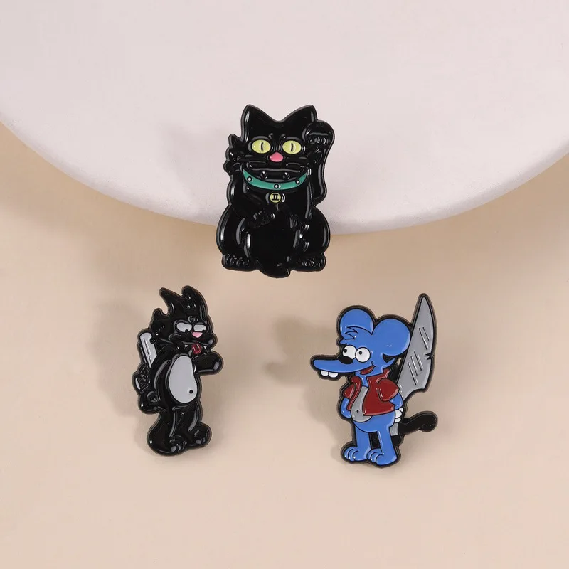 Animal Brooches Cartoon Rat With a Knife Metal Badges Small Gifts Wholesale Bag Pins for Clothes Brooch Cap Pin Lapel Backpacks