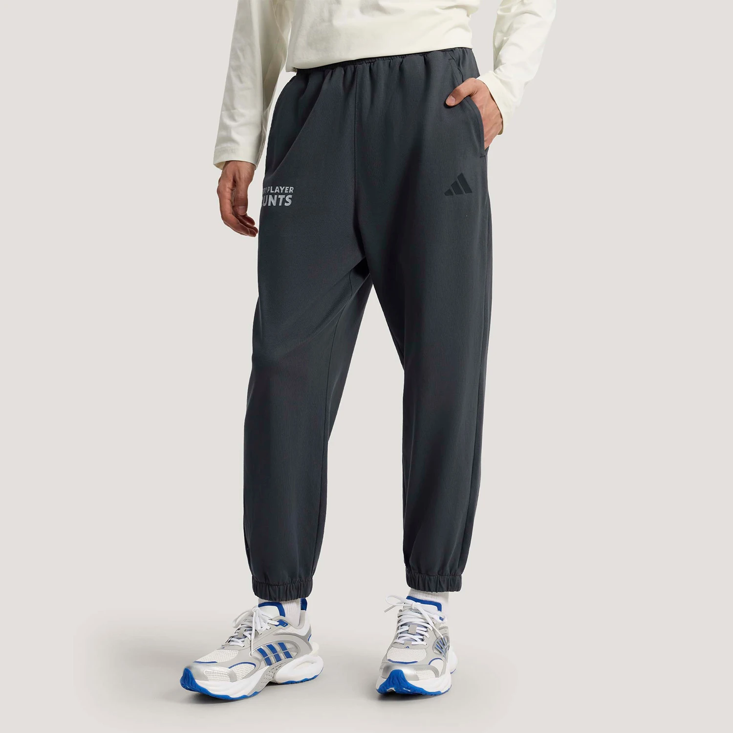 pantalon-sportif-decontracte-9-10-pour-homme-adidas-originals-gfx-lw-kn-pnt-kr2593