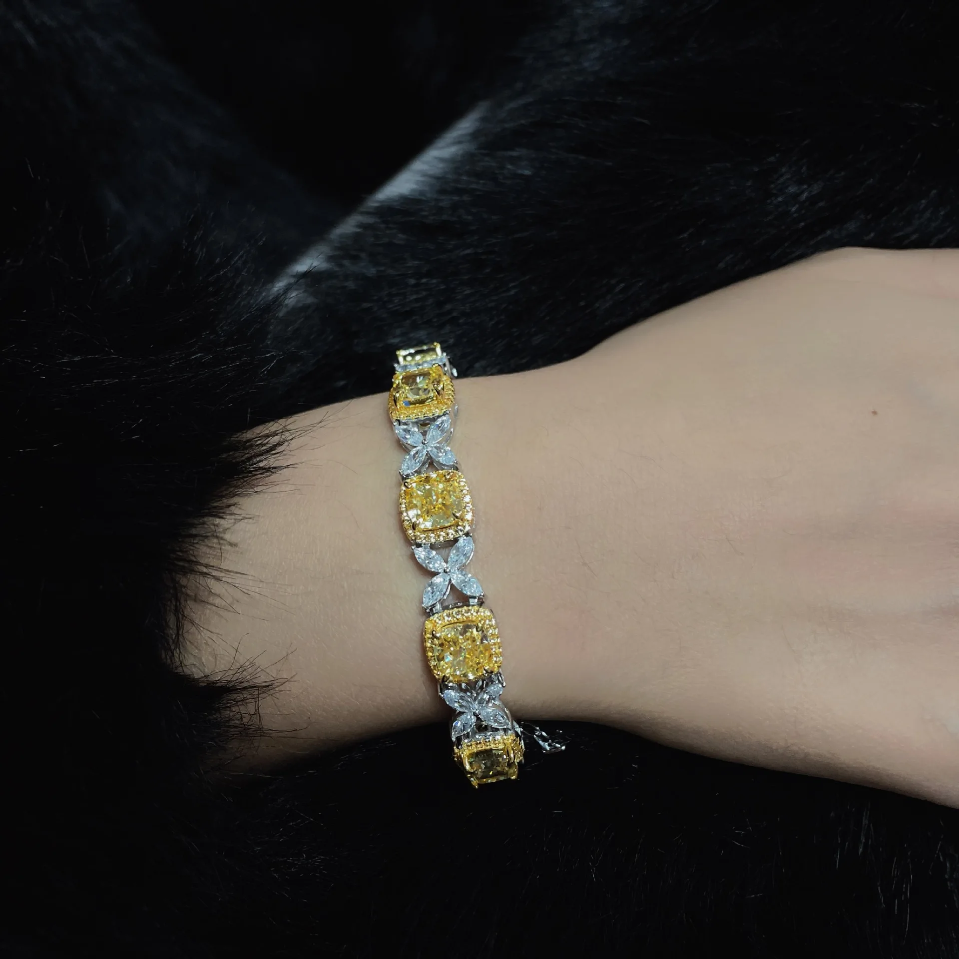 Bracelet de tennis en argent S925, coussin carré jaune, diamant à haute teneur en carbone, simulation d'arc, haute qualité