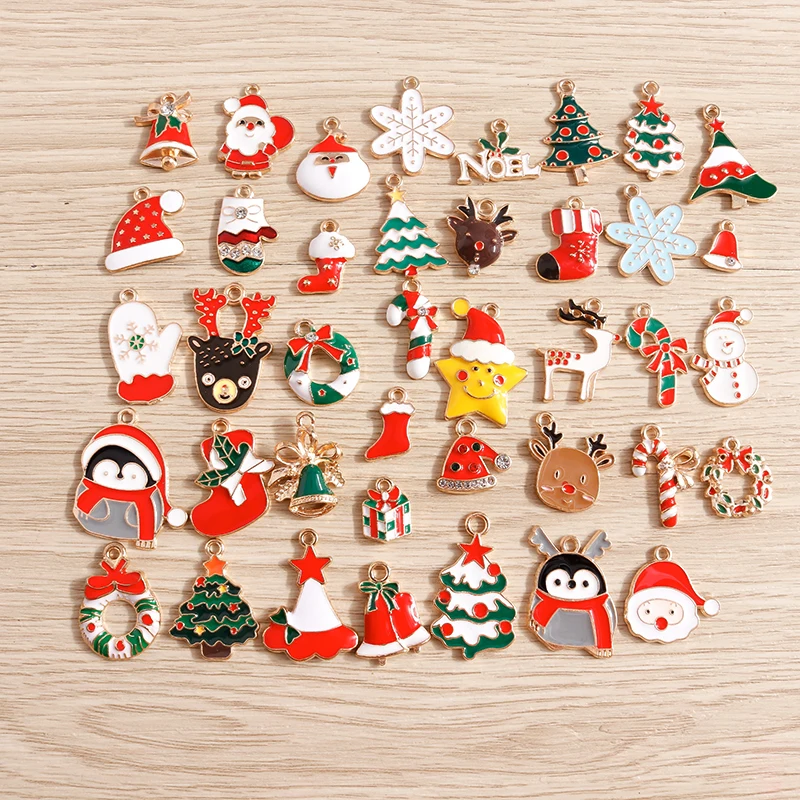 10pcs/Lot Cute Enamel Christmas Charms Deer Snowman Santa Claus Pendants for Necklace Earrings DIY Jewelry Gift Accessories