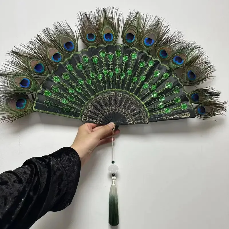

Luxury Embroidery Sequin Peacock Folding Fan Dance Hand Fan with Pendant Wedding Party Decoration