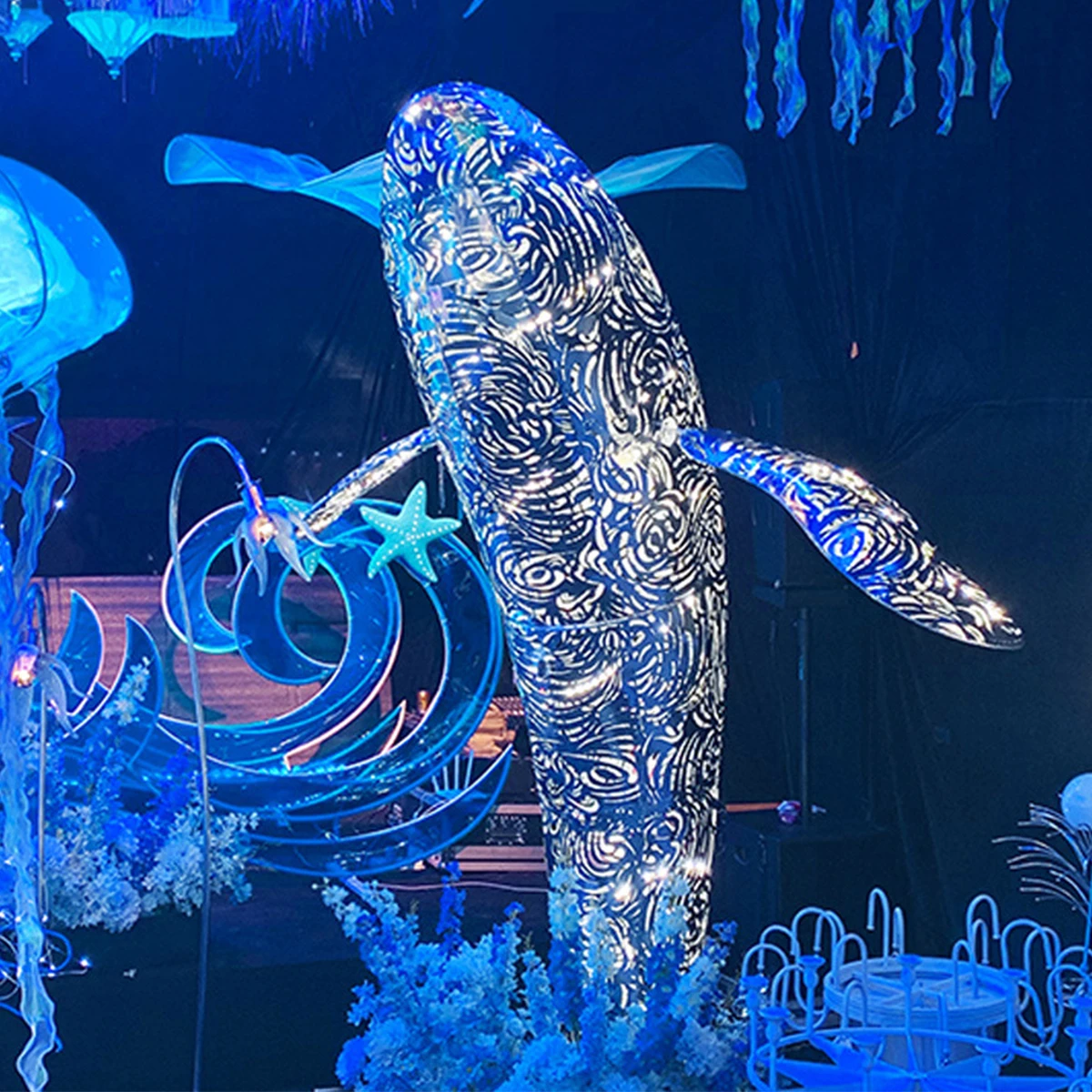 Customized Iron Luxury Luminous Whale Swimming Simulation Wedding Background Decoration
