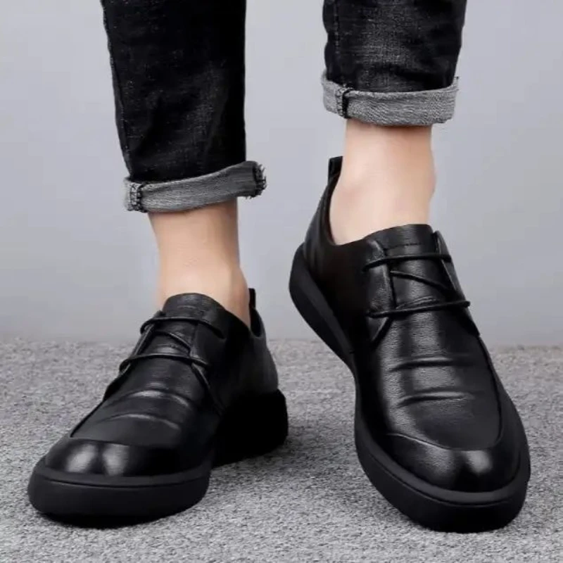 

Black Thick Sole Soft Leather Shoes for Men High Quality Fashion Low Price Designer Footwear Offer Retro New in Man Casual Shoe