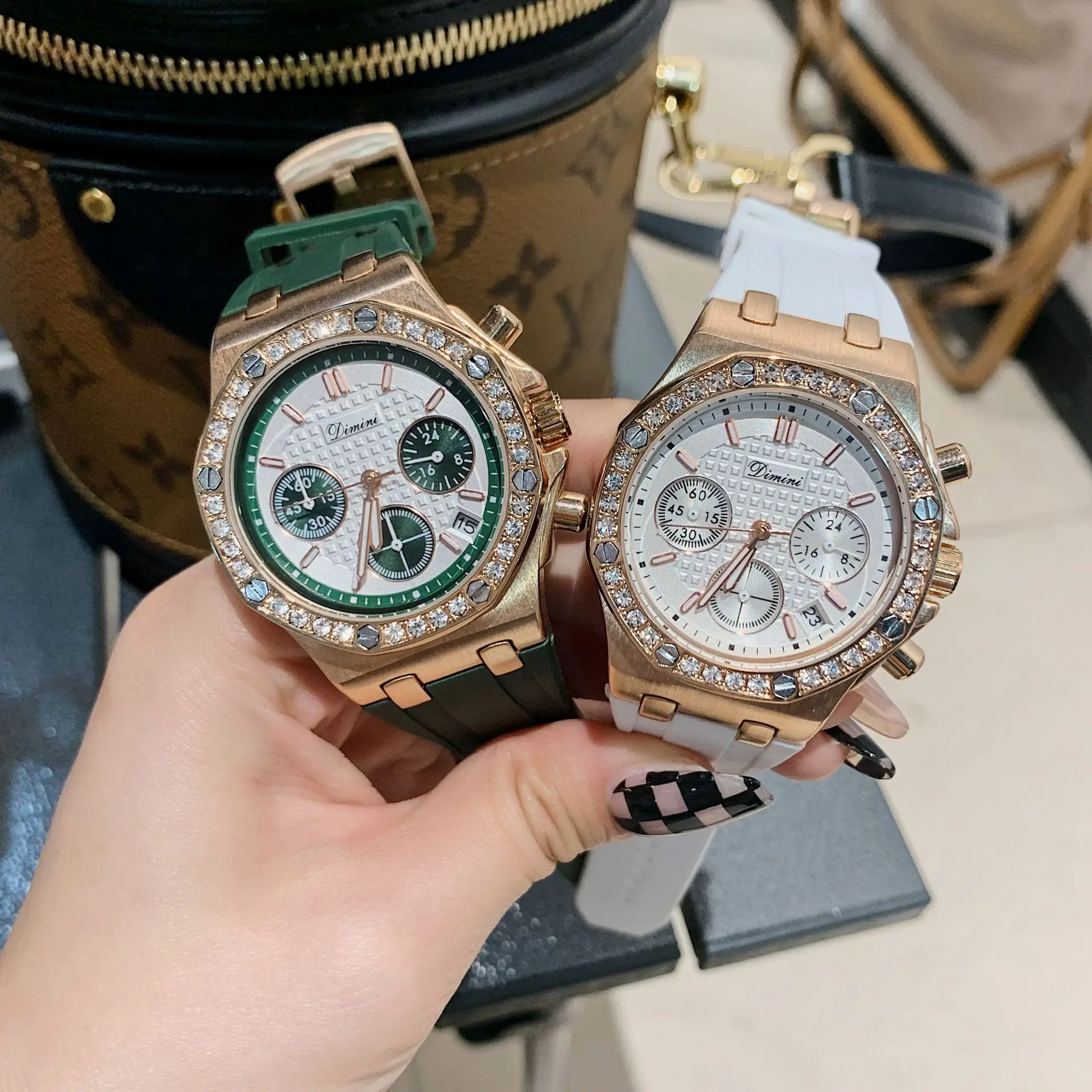 ساعات يد نسائية أنيقة، ساعات كوارتز أنيقة وبسيطة، إكسسوارات نسائية فاخرة وعالية الجودة.