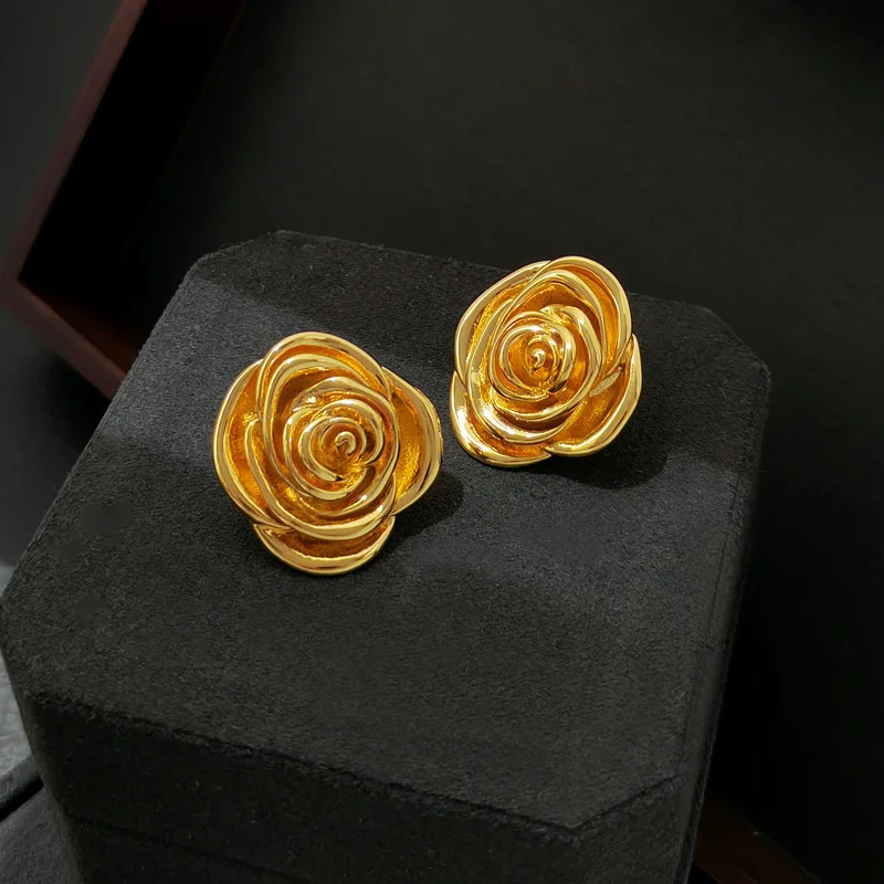 XIALUOKE Gold Color Rose Stud Earrings Women Fashion Personality Flowers Earrings Girl Travel Party Wedding Jewelry Accessories