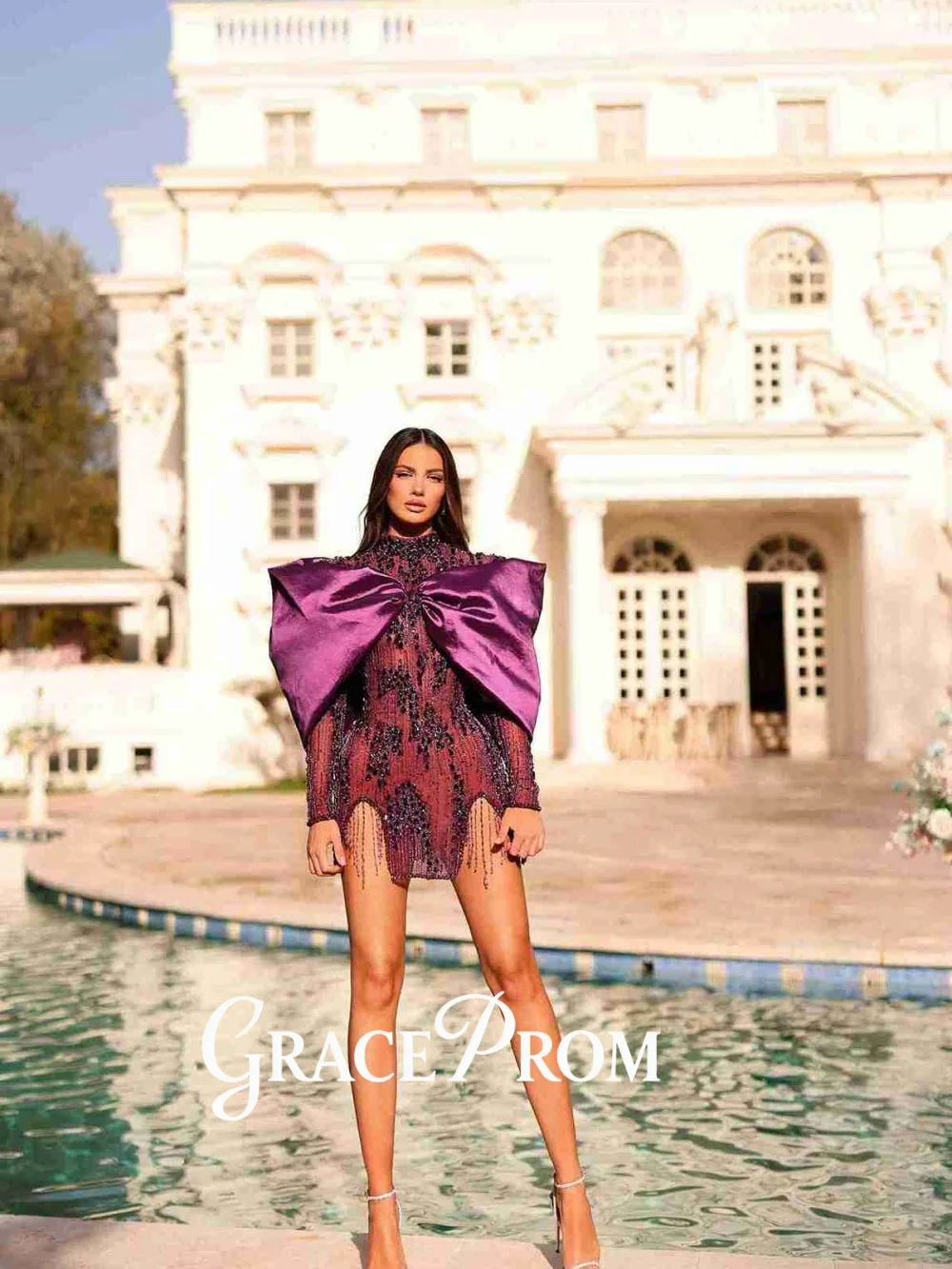 ชุดราตรี GraceProm รุ่น Bold Oversized-Bow ปี 2026 ชายกระโปรงแต่งพู่ ชุดราตรีหรูหราเหนือเข่า ชุดออกงาน