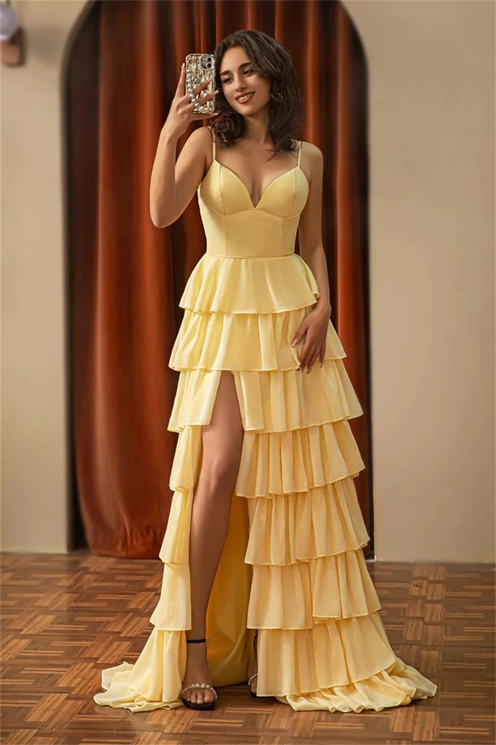 V-Neck Spaghetti Strap Chiffon Prom Vestidos, fenda alta, sem mangas, Ruffles, em camadas, sem encosto, A-Line, andar de comprimento, Evening Gowns